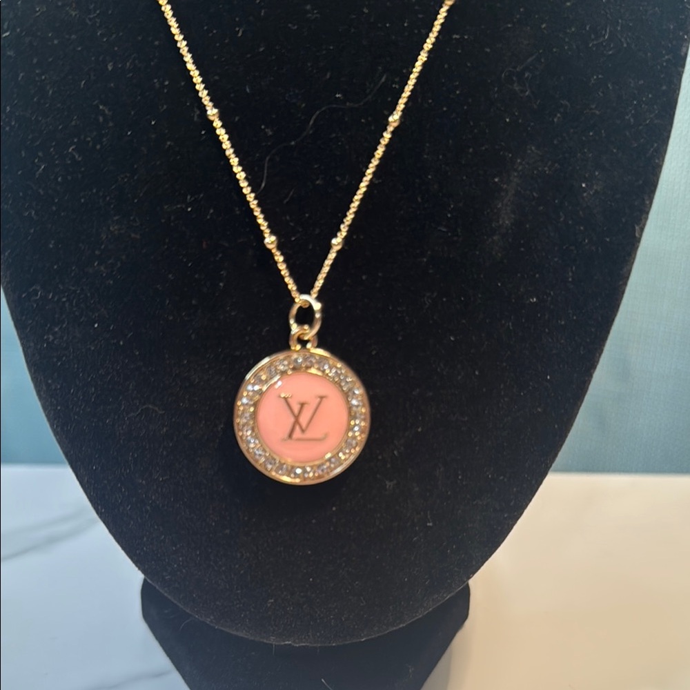 Elegant LV Gold and Pink Trunk Pendant on Betsy Johnson Adjustable Necklace - Picture 2 of 5